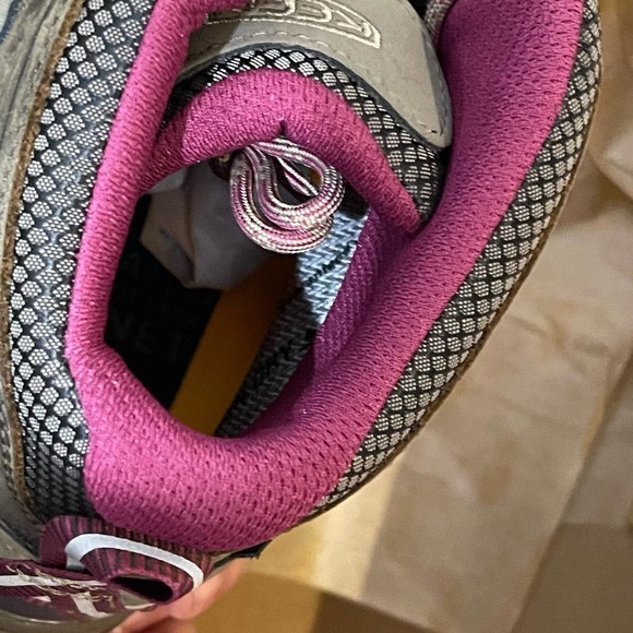 Keen Women's Weiss Boysenberry Targhee II Leather Hiking Boot 8.5 NWT - Picture 9 of 9